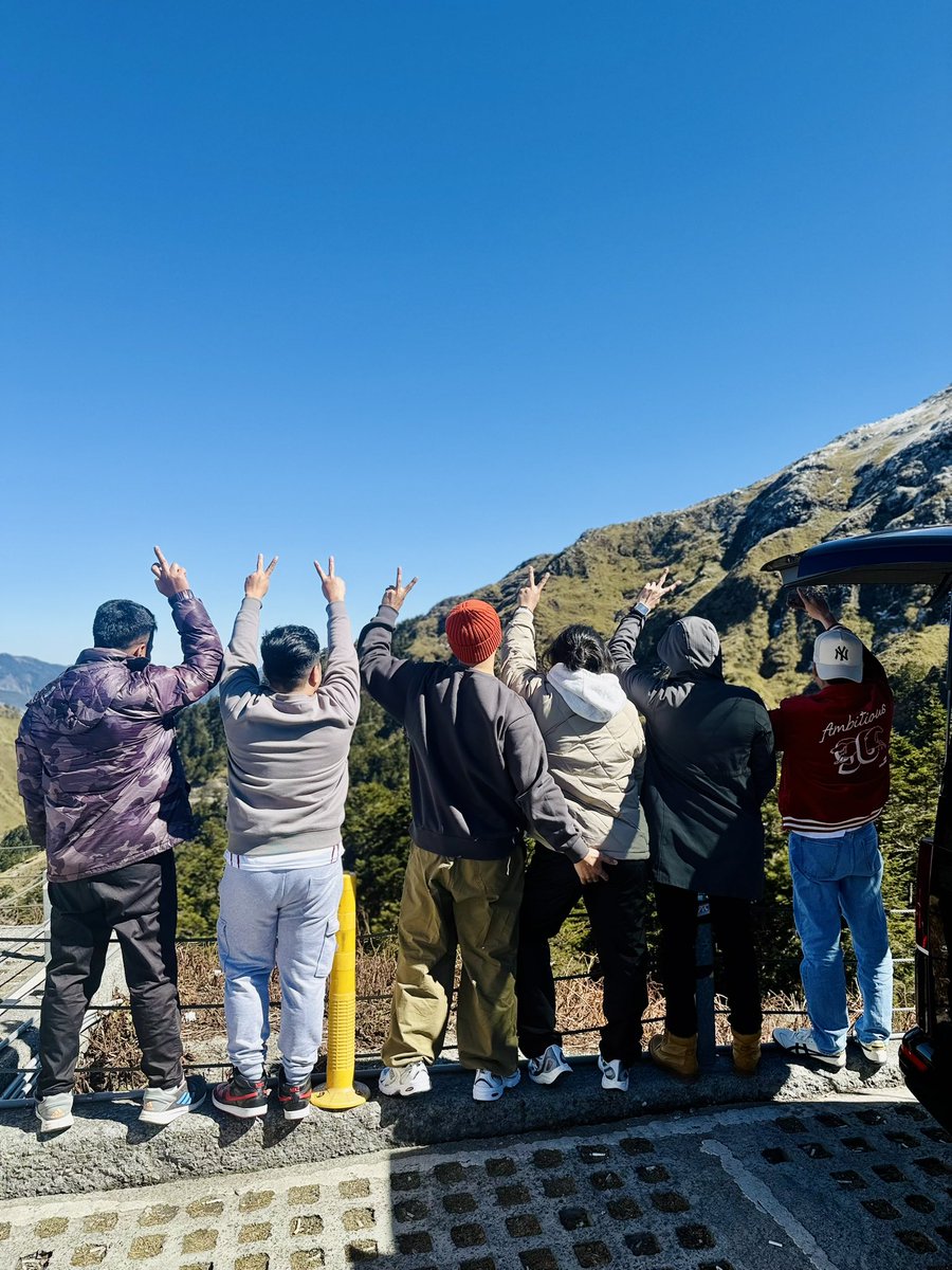 najdz14's tweet photo. kulitan kahit san mapunta hahahaha 😂📍🚶🏻🥶🤳🏼🏔️🧣 https://t.co/jncvCE33Jr
