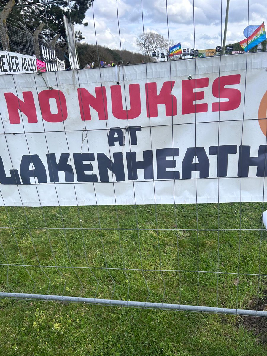 cpsuffolk's tweet photo. COMMUNIST PARTY SEND SOLIDARITY TO LAKENHEATH PROTESTORS FOLLOWING ARRESTS

The Communist Party of Britain sends total solidarity to protesters at RAF Lakenheath airbase, which is hosting US Air Forces that are complicit in war crimes against civilians in Palestine, Iran...
(1/5) https://t.co/Cw8nVC9Tnv