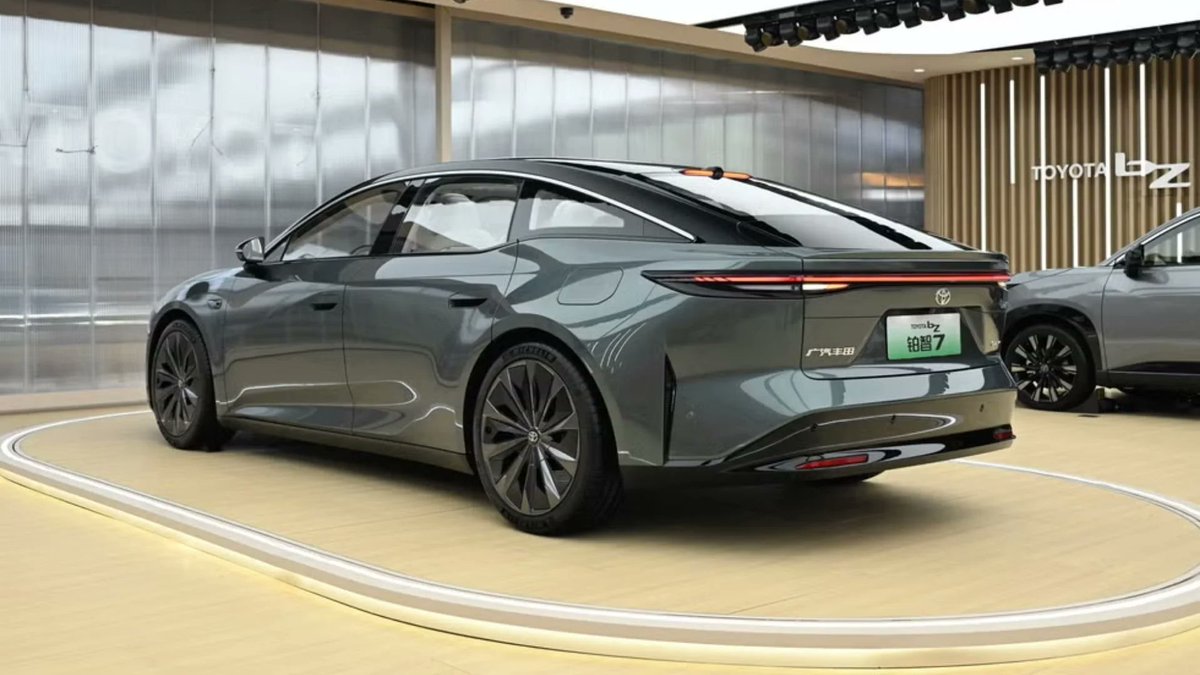 murattosunMSE's tweet image. TOYOTA BAŞLADI 👍
1 saatte 3100 sipariş.
Çin'de GAC-Toyota ortaklığıyla üretilen bz7 kapışıldı. 
22 bin dolar başlangıç fiyatı açıklandı. 710 km'ye kadar CLTC menzili var.
.
Haber, reklam. #Toyota #Toyotabz7 #GacToyota