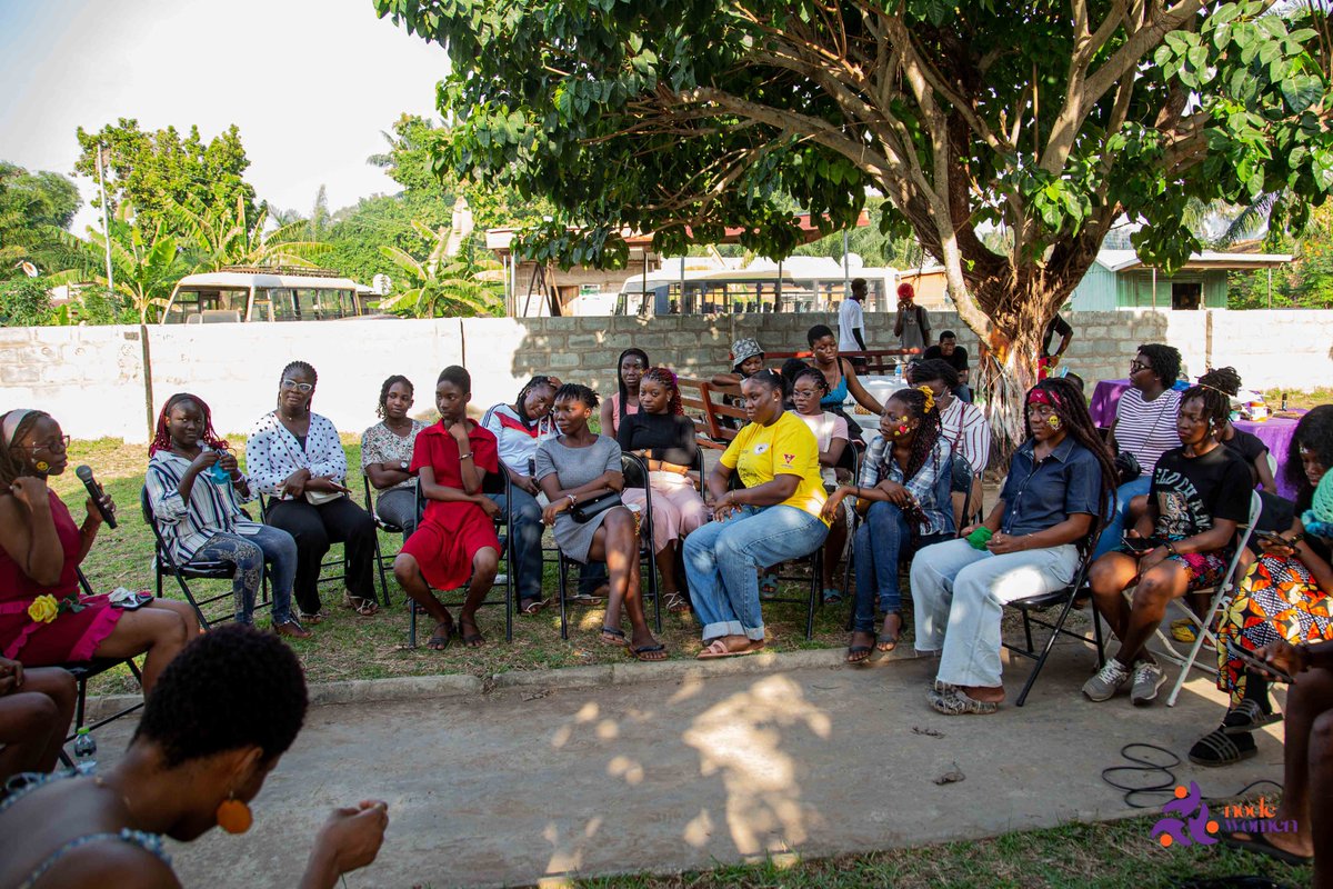 NodeEight's tweet image. Our #GiveToGain Sharing Circle with @nodewomengh was more than a workshop; it helped us grow together.

From bead making and shoe production to soap making and content creation, our women didn't just teach; they exchanged value. 

1/3
