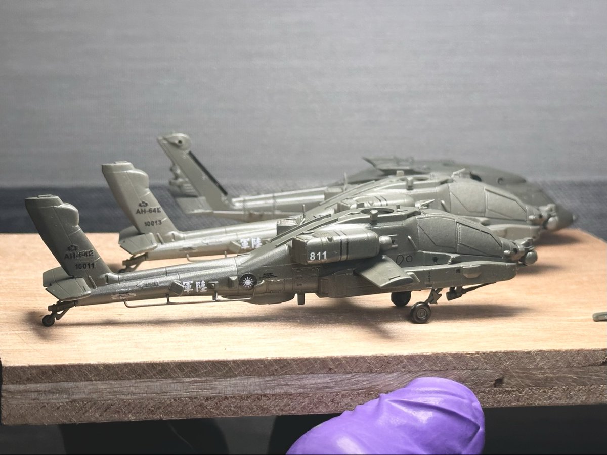 SYJ015's tweet photo. Academy 1/144 AH-64
改ROC Army AH-64E https://t.co/gcjkIA4jgH