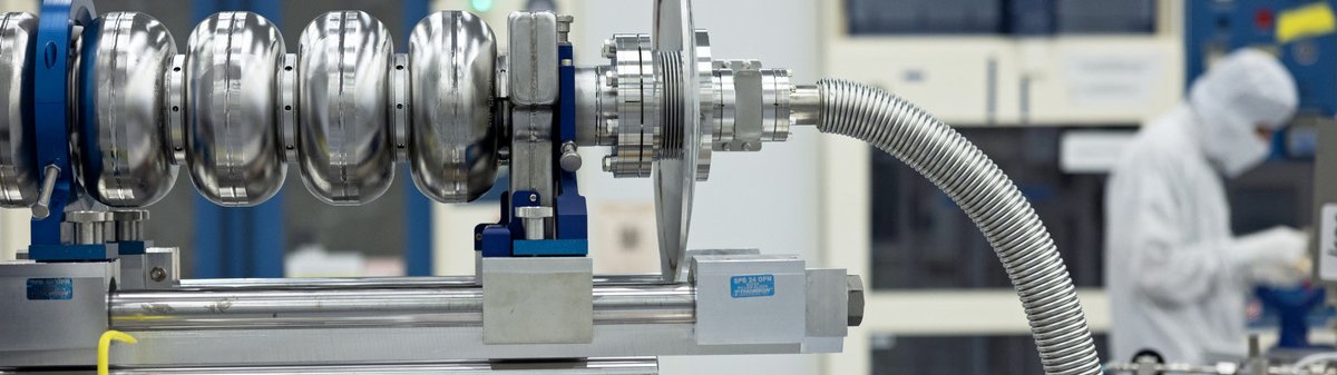 Dragonmaurizio's tweet image. ☢️ Accelerator Driven System is a solid-state physics approach to transmute long lived radioactive nuclear waste like isotopic mix of U, Pu and minor actinide content, with the intent to harness electrical power during the process. 
The tech consists into firing high energy