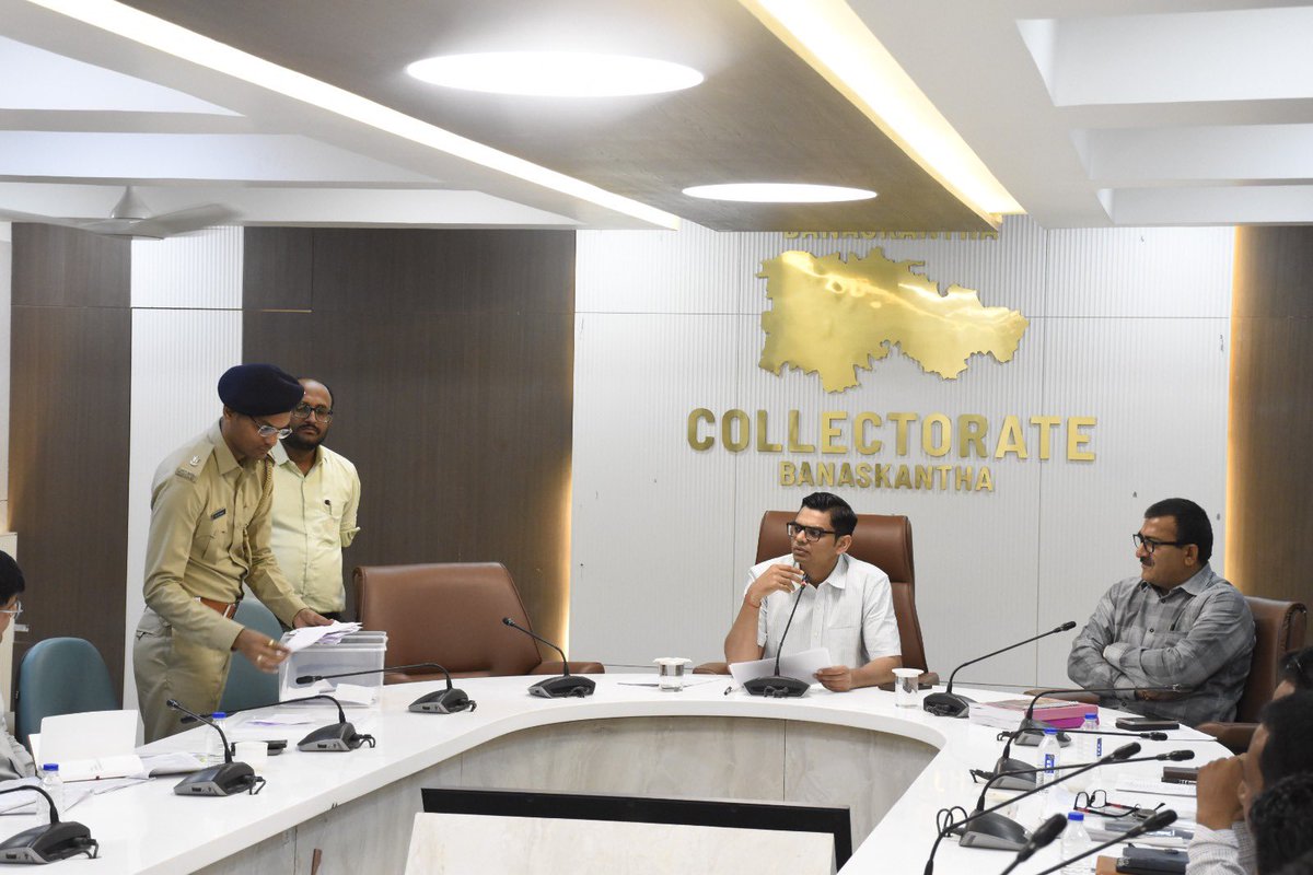 Collector & DM Banaskantha tweet media