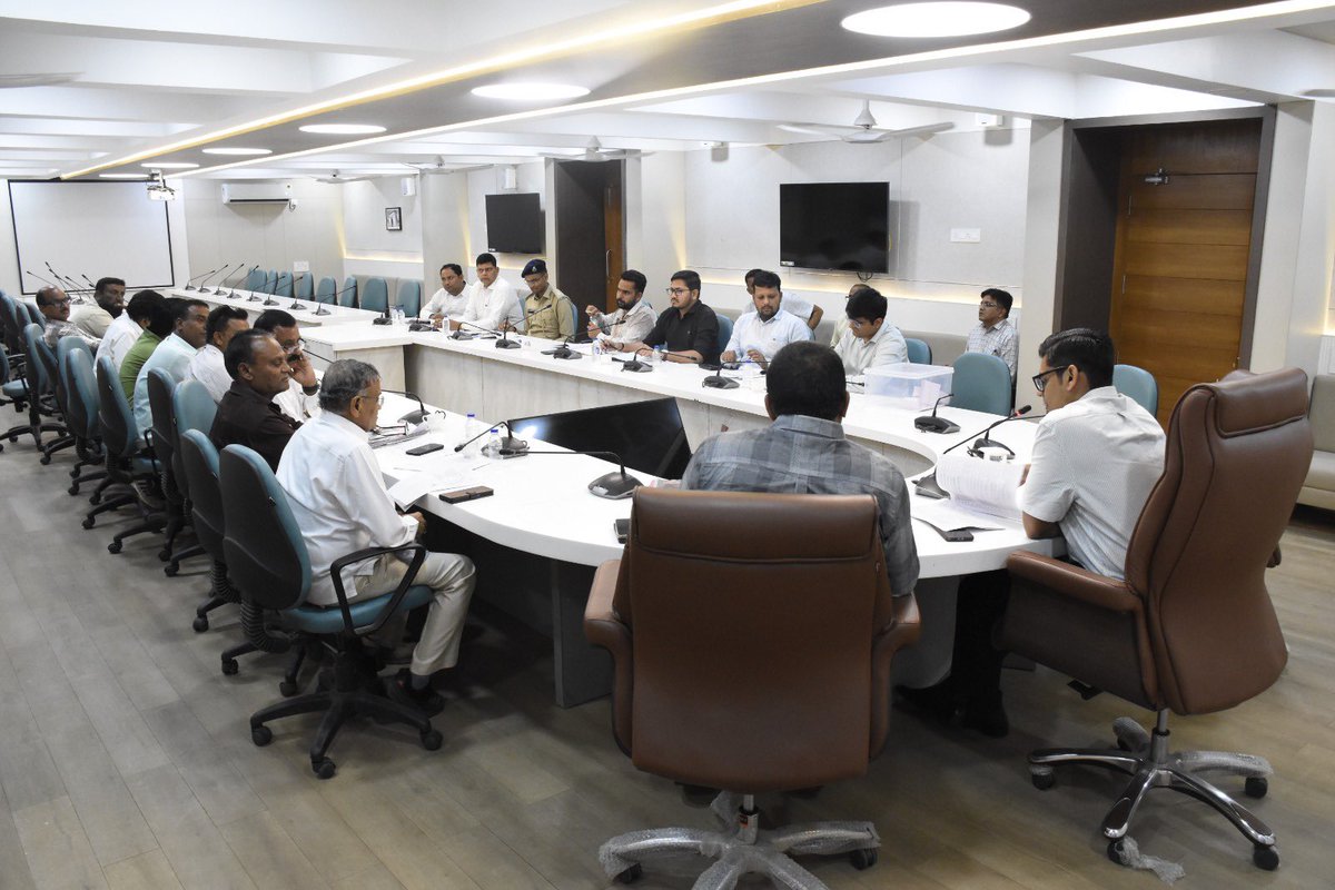 Collector & DM Banaskantha tweet media
