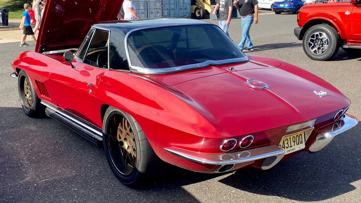 HotRodHarrys's tweet photo. Sweet 67 Resto-mod Corvette 
#corvette #restomod https://t.co/x3mvczLqQo