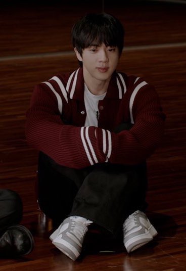 mila ⊙⊝⊜ will see bts! tweet media