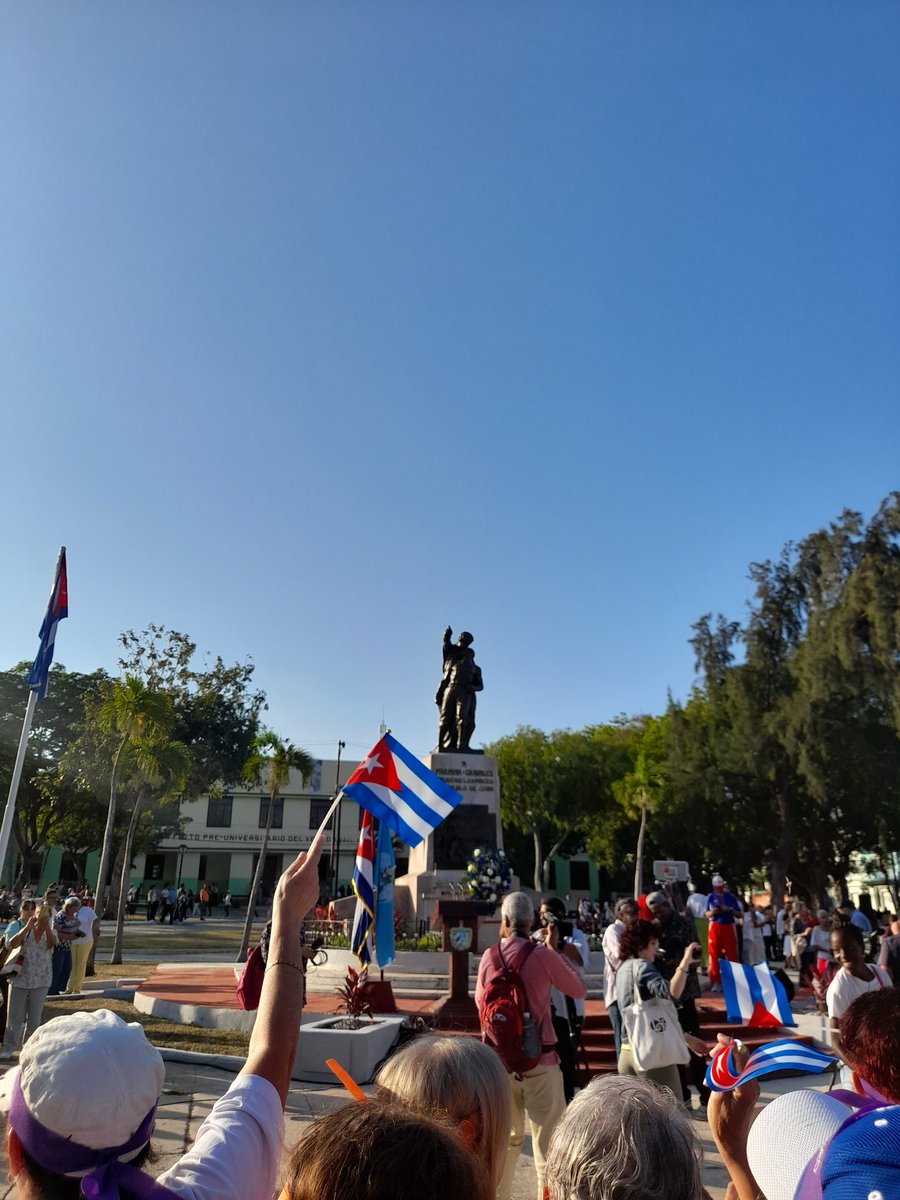 GlezLumy's tweet photo. En el parque Mariana Grajales, madre de los Maceo, #MujeresEnRevolución, #CubanasVsBloqueo. https://t.co/BrOb10LBBu