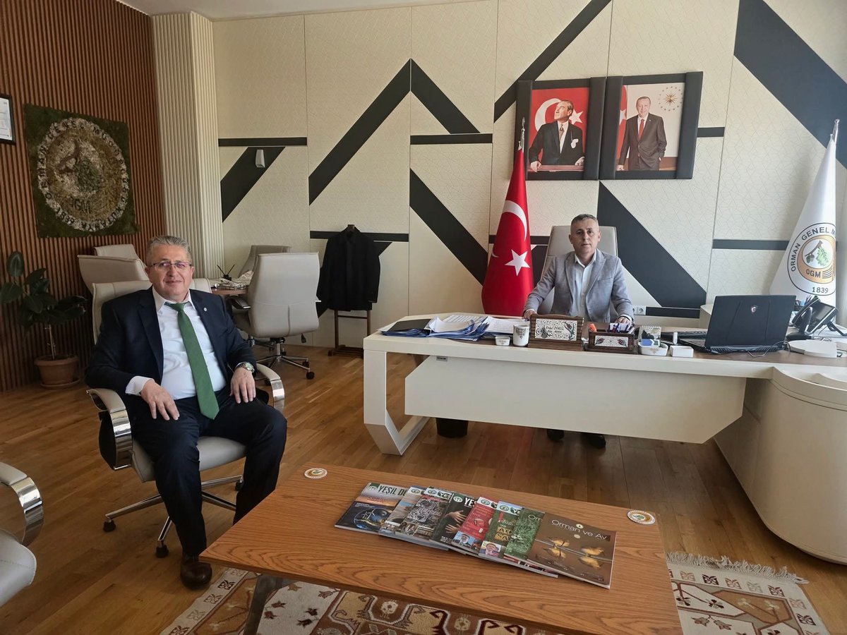 Kütahya Orman Bölge Müdürümüz Sn Erdal Dingil Beyefendiyi makamında ziyaret ederek, temsil ettiğim işçi kardeşlerimizin sorun ve taleplerini ilettim.
Çözüm odaklı, samimi yaklaşımları dolayısıyla şahsım ve temsil ettiğim işçi kardeşlerim adına teşekkür eder, şükranlarımı sunuyorm