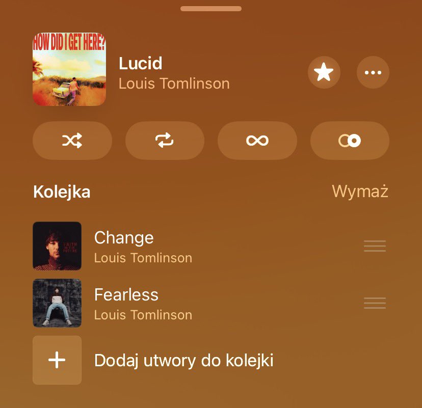 jula ★ tweet media