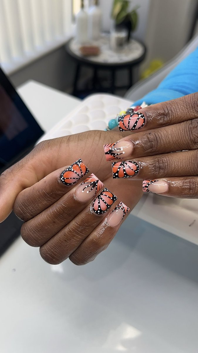 _Dee_tiny_'s tweet photo. So ready for spring 💅🏾🥰🌸 https://t.co/YDszYp2n83