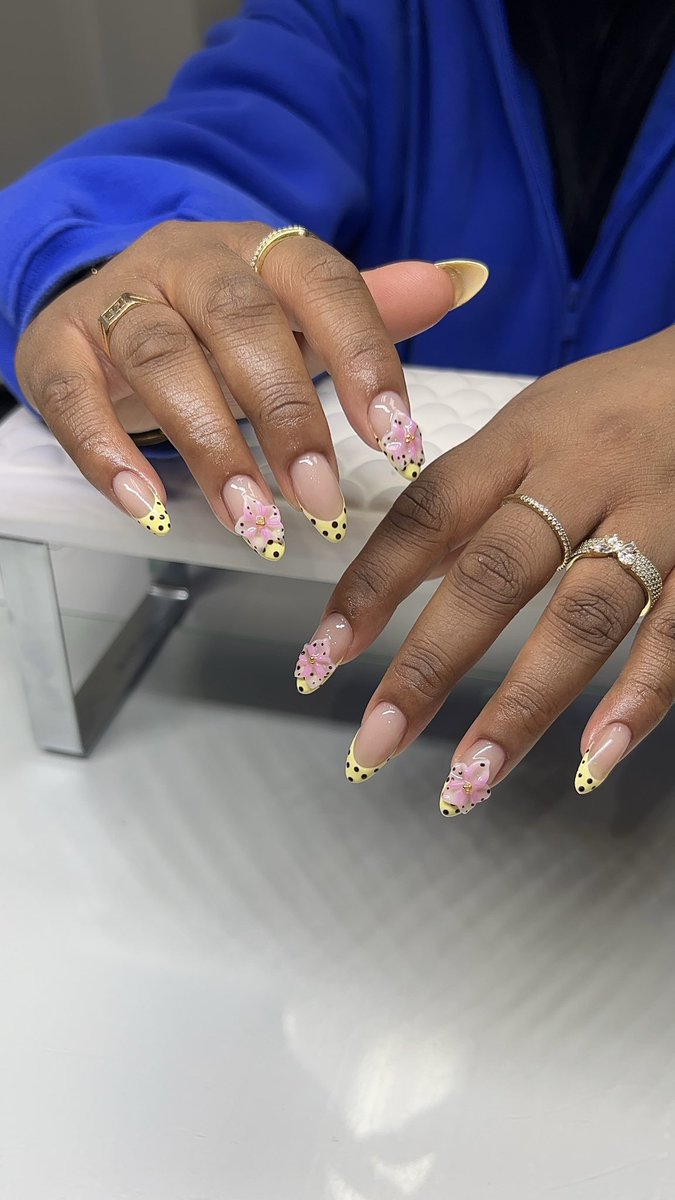 _Dee_tiny_'s tweet photo. So ready for spring 💅🏾🥰🌸 https://t.co/YDszYp2n83