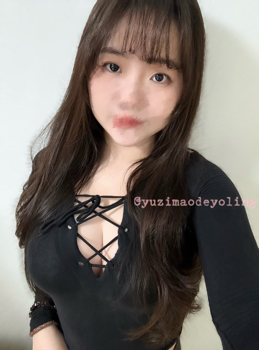 yuzimaodeyoling's tweet photo. 朋友說這件很薄
無獎猜內衣顏色𐔌՞•̥ · •̥՞𐦯 https://t.co/uLXGAPPoi9