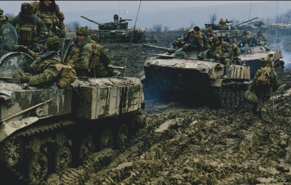 2001 Live tweet media