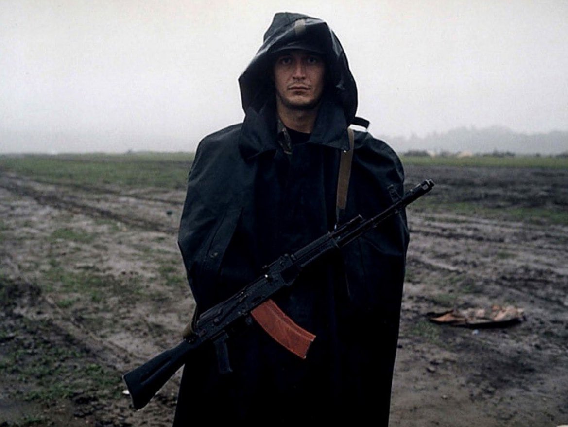 2001 Live tweet media