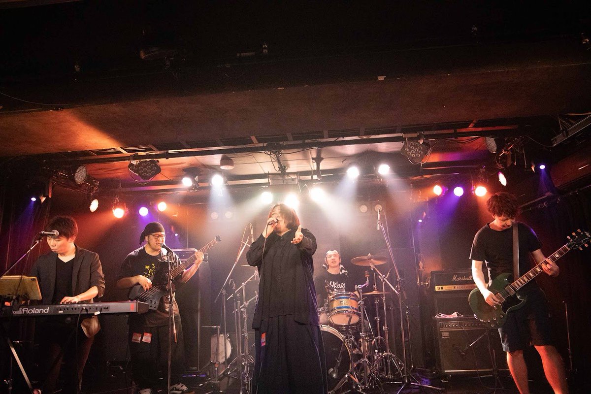 bibabeaver's tweet photo. 1バンド目：ほぼ独身金属
メタル曲メインのバンドです

このメンバーあっちゃんを除くと実は今回やったバンドの中で一番最初に組んだバンドだったりする（名前はころころ変わっているけど）

いつもはインストのメタル曲ばっかやってましたが、今回は特別版ということでVoありでやりました
#VivaLive https://t.co/IvDe2p3KVV