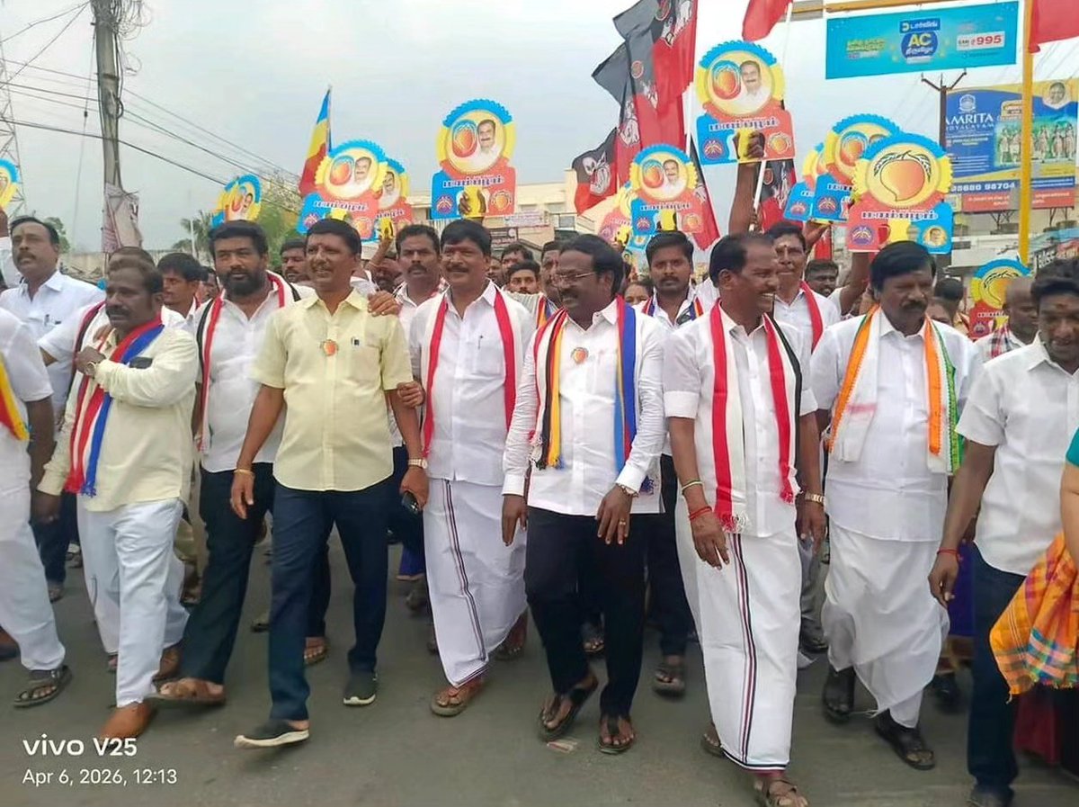 VipVeeraOfcl's tweet image. நேற்று தேசிய ஜனநாயகக் கூட்டணி சார்பில் திருப்போரூர் சட்டமன்ற தொகுதியில் போட்டியிடும் பாமக வேட்பாளர் வழக்கறிஞர் @PMKAdvocateBalu அவர்கள் வேட்புமனு தாக்கல் செய்தபோது 💐💐💐💐#Vote4PMK #NDA  #NDAalliance #VoteForBalu #VoteForMango