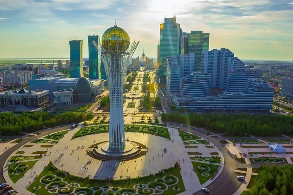 CultureWatch_CA's tweet photo. Bayterek is one of the brightest symbols of modern Astana and all of Kazakhstan.  The tall tower with a golden orb on top immediately catches the eye and raises questions: what kind of tree is this and why is it so important? Let’s break it down. https://t.co/IppWtUTYTY
