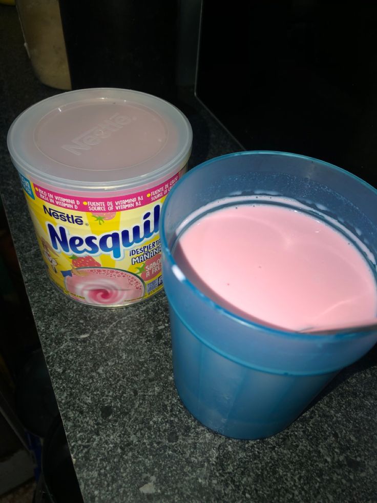 Raiz mesmo é isso aqui 👇🏾
Leite gelado + Nesquik de morango 💗

Gostinho de infância!