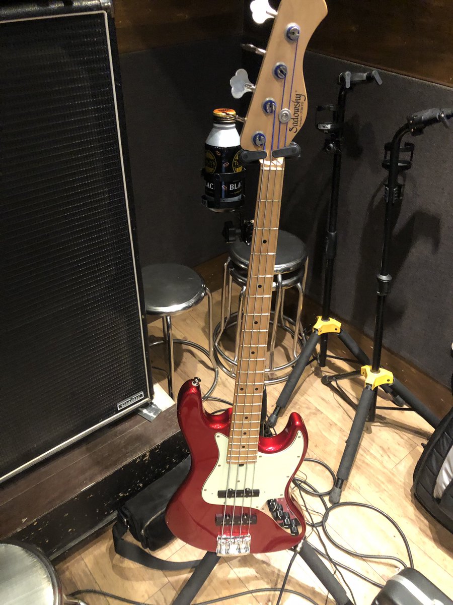 kousuke217's tweet photo. 一昨日はリハでした！😊
久しぶりにみんなに会えて楽しかったー！
花粉で鼻ズルズルだったけど😭
次回のライブはうめちゃんのバースデーイベント✨
うめだバンドてベース弾きます！🎸 https://t.co/MsR6ZohXDf
