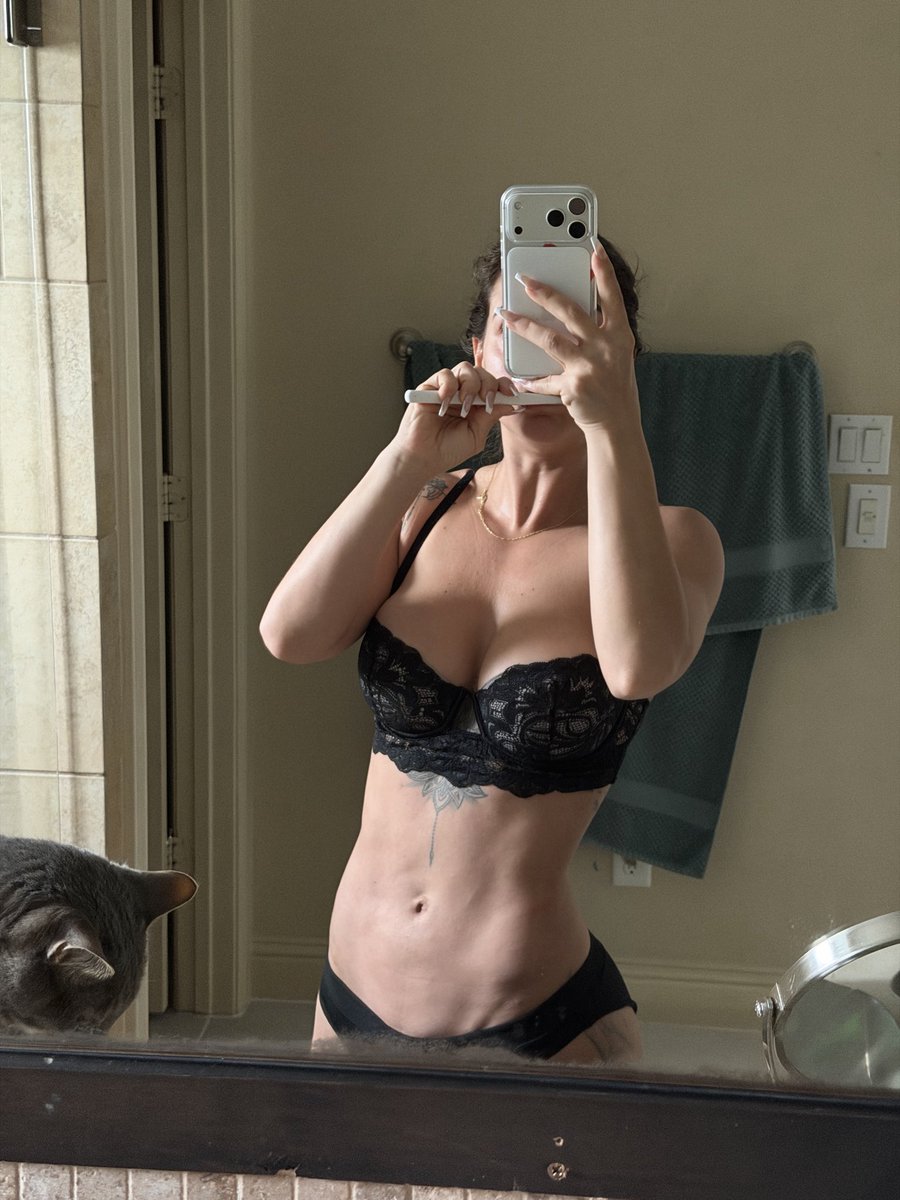 Addictedtoana tweet media