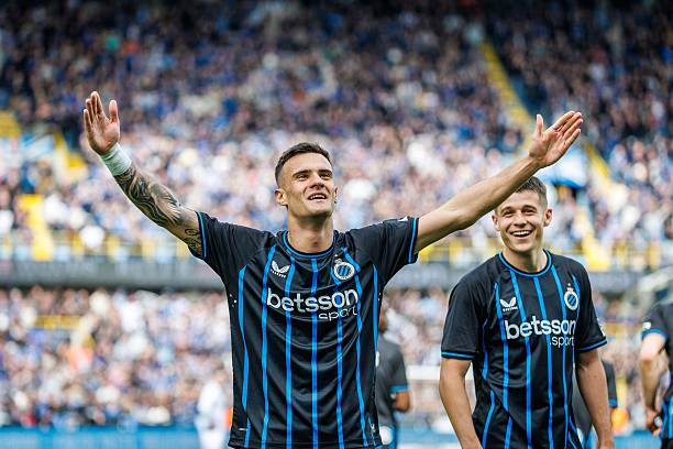 MichelFCBerix's tweet photo. Aleksandar Stanković is de 70e speler die voor #ClubBrugge kon scoren in de PO1/Champions' PO.
#cluand https://t.co/vlYCJabkmX