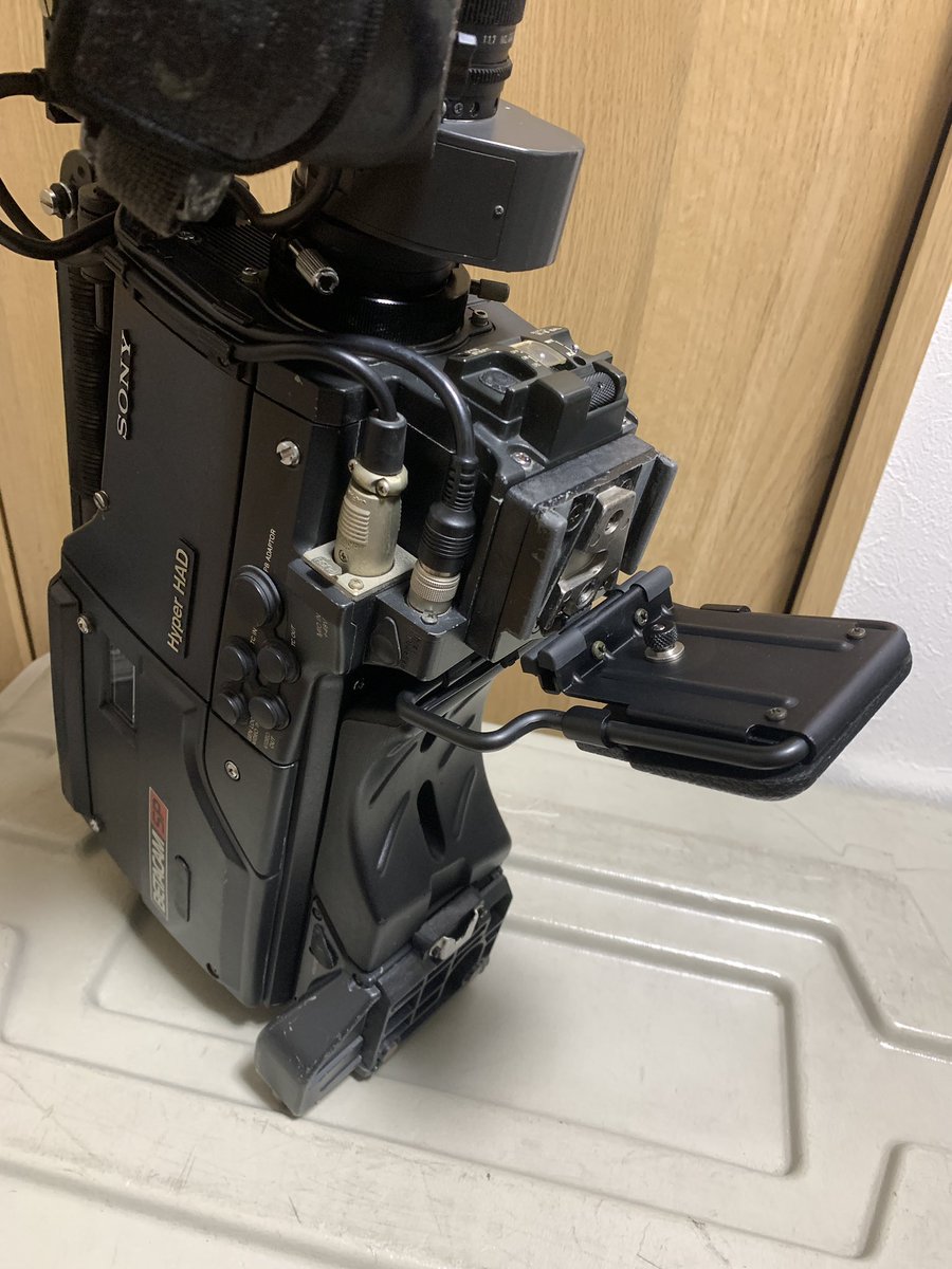 NTSC91266179's tweet image. 一度は使ってみたかったチェストパッドが出品されてたので落札。これ付いてると担いだ時、結構ラクになるんですね。パッドが支えるので下向きは振りづらくなりますが。