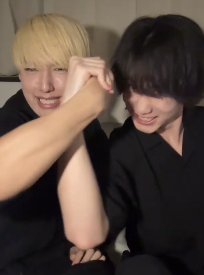 らふ・乱数🍐 tweet media