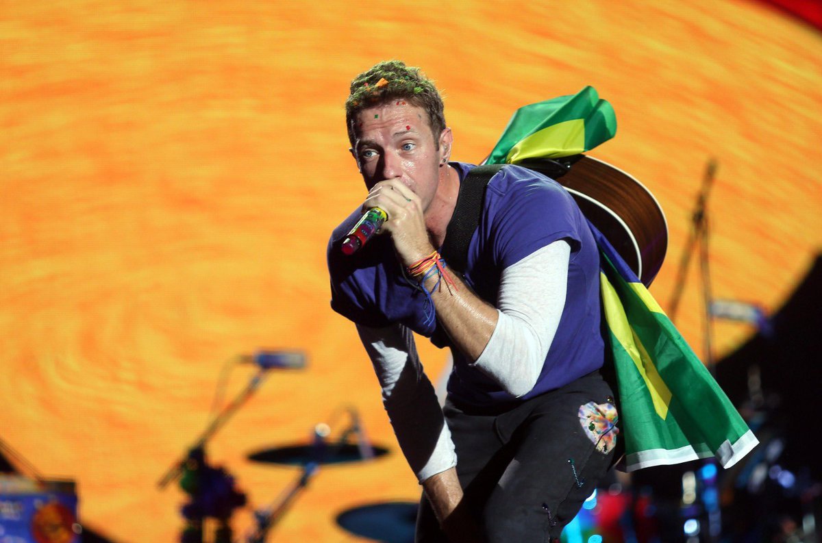 coldplay_fm's tweet photo. Há 10 anos, Coldplay realizava o primeiro show da ‘A Head Full of Dreams Tour’ em São Paulo! Uma noite inesquecível no Allianz Parque. 🇧🇷 🥹 https://t.co/0ci78b3rj1