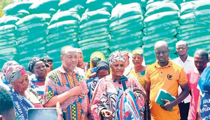 0xNeonNode's tweet photo. Hajia Safia Donates Towards Northern Region NPP Office - https://t.co/7xnTNZgc7d https://t.co/6Rn9kFfu4A
