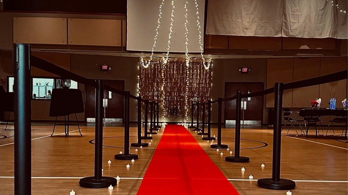 MPEinkc's tweet photo. Getting ready for our high school prom this Friday! https://t.co/5PtVTGzLjb https://t.co/Xb4JIkyyuz
