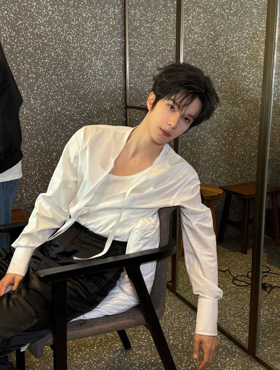 juyeonstrvl's tweet photo. When I realized #YUCHENGEN and #GAOHAN follow each other and both are following BL actors. 😭🥰🫠 please be my ship aaaaaaaaa https://t.co/952duTbeFg