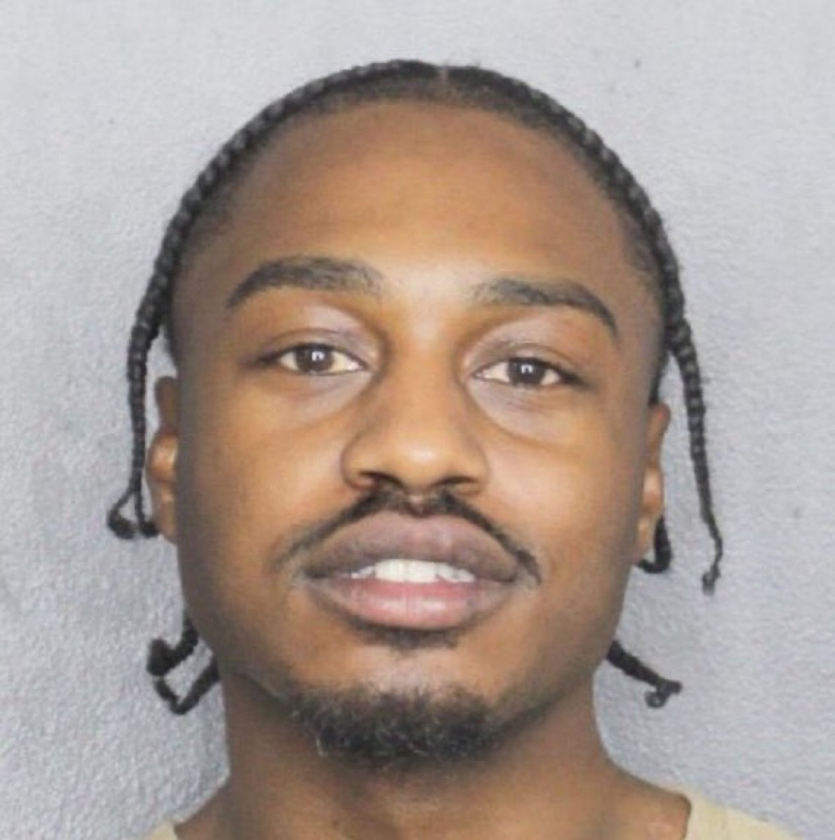 Daily Loud tweet media