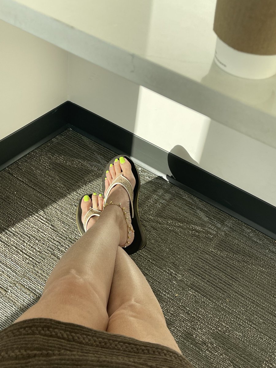 Teacher Mai tweet media