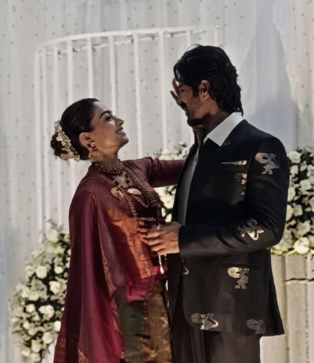 Likhithzzzz's tweet image. Living in their moments ❤️😭🪬