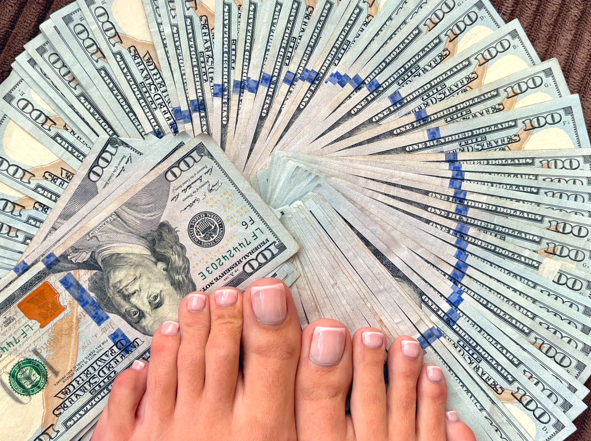 Kylie 🌙 tweet media