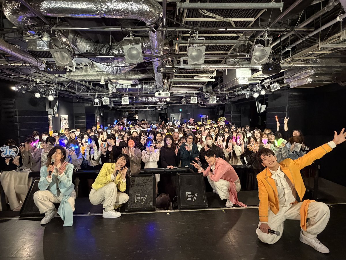 モナキ tweet media