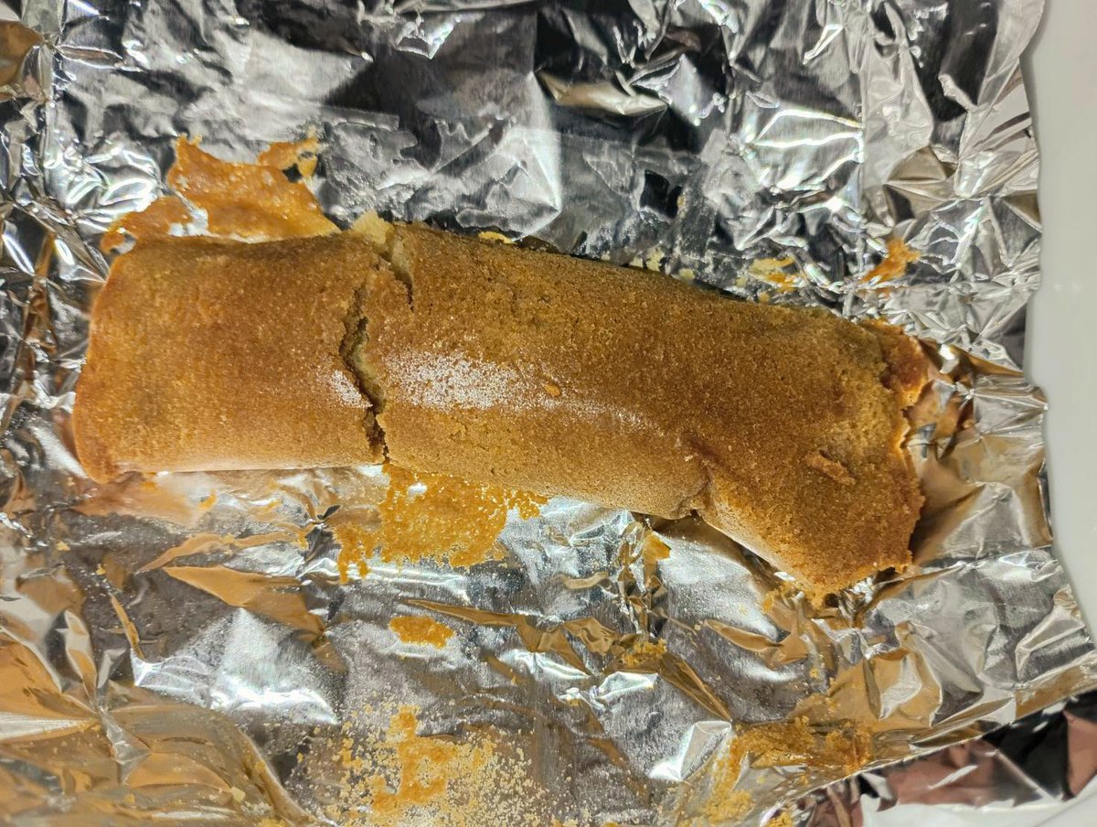 ririsyu1's tweet photo. シャトレーゼのリエム食べたくなったので20個入りを買い、バター風味と炭焼きコーヒー味を1つづつ食べた。
焼き菓子でフイナンシェみたいな食感でした。 https://t.co/f6Cq8yTKAE