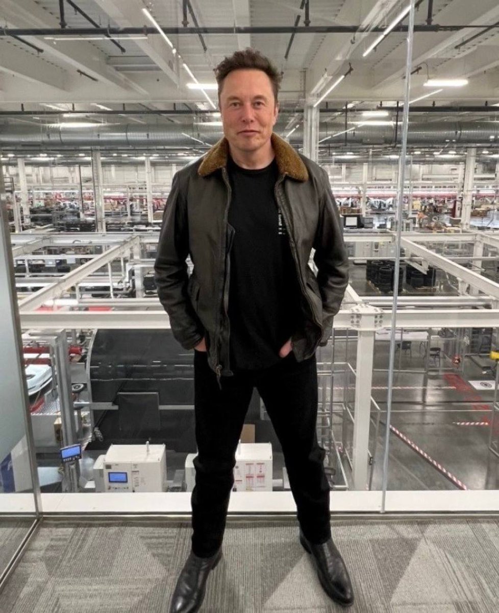 Elonsfact's tweet photo. Elon Musk net worth:

2010: $328M 
2011: $1.0B
2012: $2.7B
2013: $6.7B
2014: $8.4B
2015: $13.0B
2016: $10.7B
2017: $13.9B
2018: $19.9B
2019: $22.3B
2020: $30B
2021: $300B
2022: $140B
2023: $220B
2024: $400B
2025: $600B
2026: $850B

@Elonsfact https://t.co/jTyZ3WBrOv