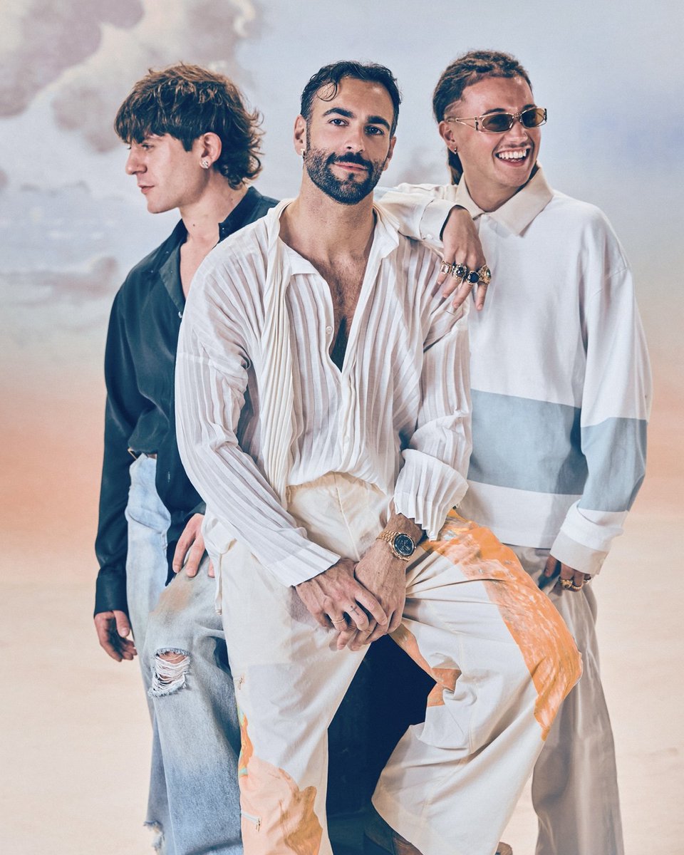 The Crazy World of Marco Mengoni tweet media