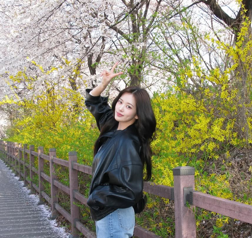 0403FEED's tweet photo. 🐰 🌸🌹🌺 🐶 https://t.co/qtcBviqQ97