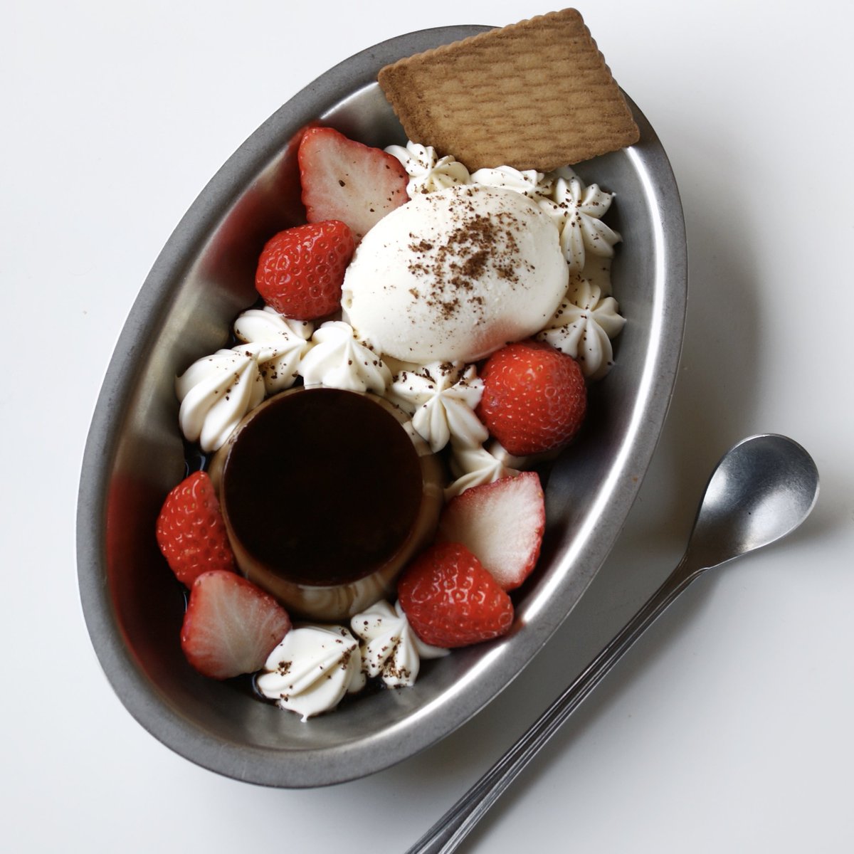 pakupaku_mog's tweet photo. コーヒープリン🍮🍓 https://t.co/8Ku6fSq29y