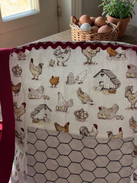 sewingfromsammy's tweet image. 🔥 Looking for a unique tote bag? Check out Chickens &amp;amp; Charm: Handmade Quilted Tote Bag! Perfect blend of style and functionality. Shop now at sassychickscrafting.com/products/chick… #handmade #totebag