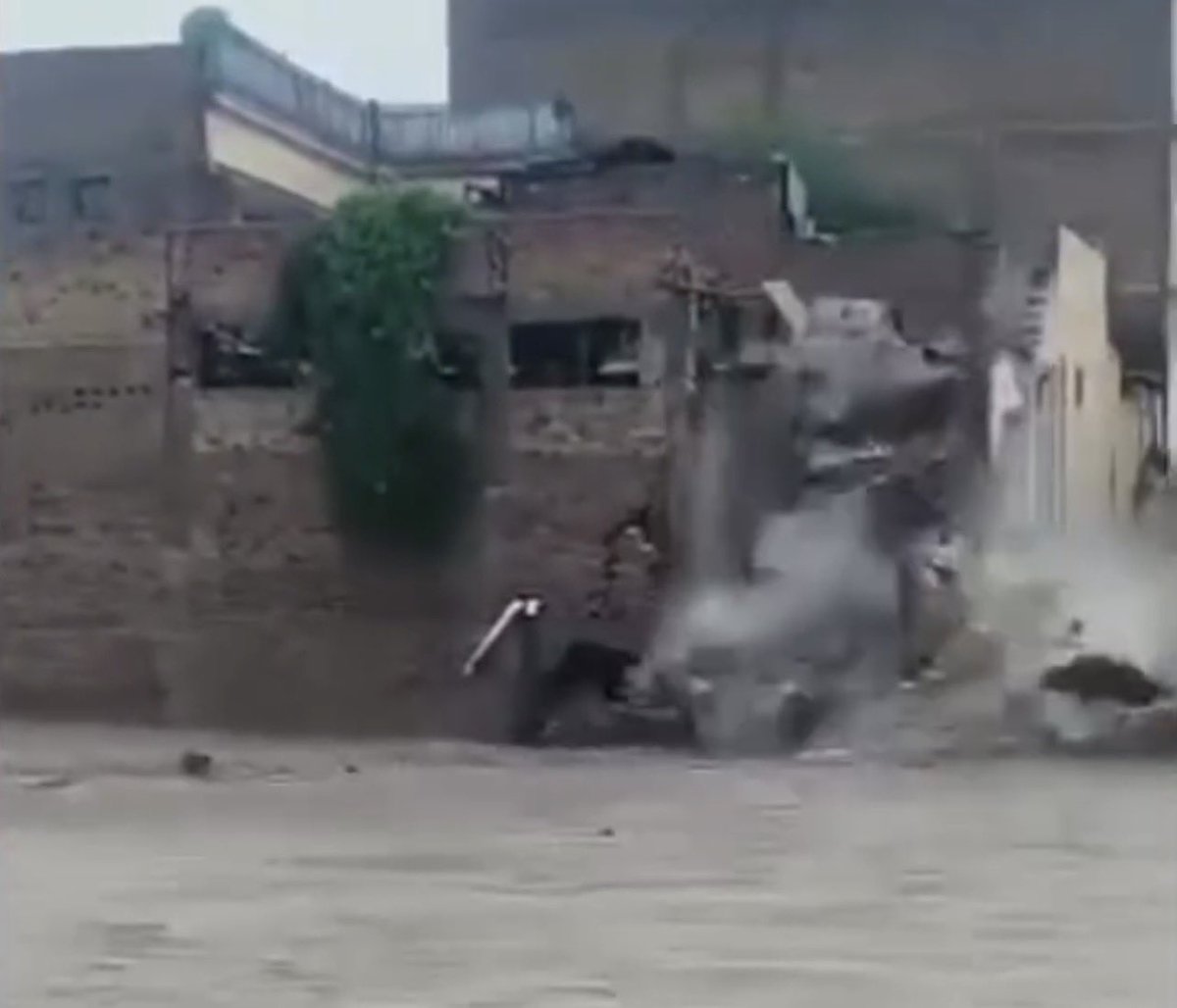 assemmayar1's tweet image. Floods continue to devastate #Nangarhar, &amp;amp; high‑resolution satellite imageries are delayed due to the conflict with Iran.
I urge UN agencies to request @CopernicusEMS rapid mapping to identify affected communities &amp;amp; facilitate #emergency aid.
@OCHAAfg @EUinAfghanistan @eu_echo