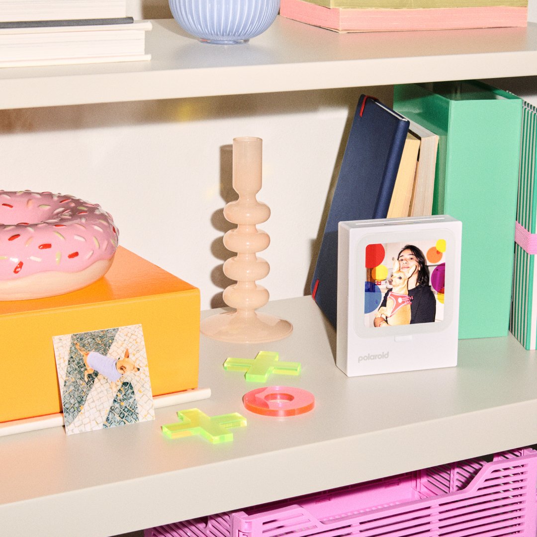 Polaroid's tweet image. Life is not made for pixels. The Polaroid Hi-Print 3×3 Printer joins the Hi-Print family, turning your favorite shots into high-quality square prints: perfect for journaling, sharing, or showing off. 

#PolaroidHiPrint