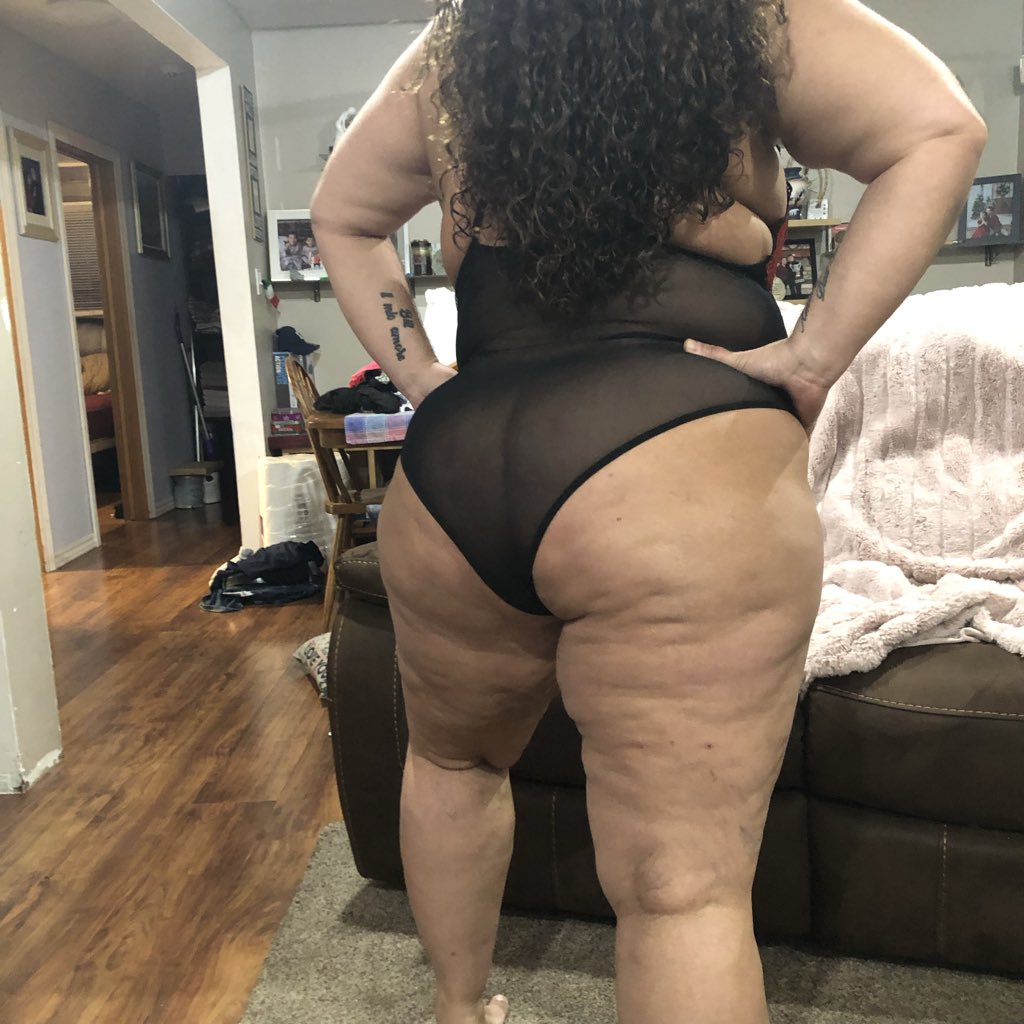 ShawnJamie96362's tweet photo. @Milf_Promo My big juicy Italian ass in black. Enjoy ❤️❤️ https://t.co/d6f4opEqcS