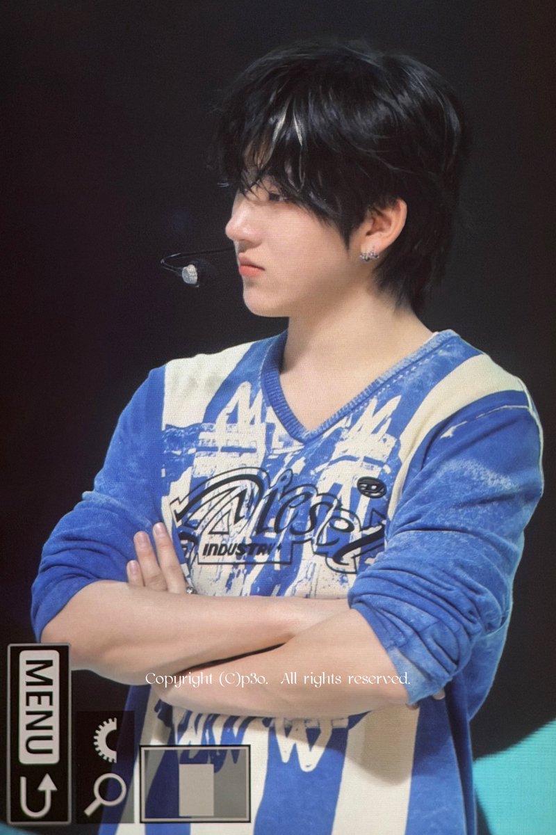 Edit pic :  Remove Headset Microphone ” 

Original 🔗: x.com/poppi_153/stat…

#kyehoon #계훈 #KickFlip #킥플립 🤍