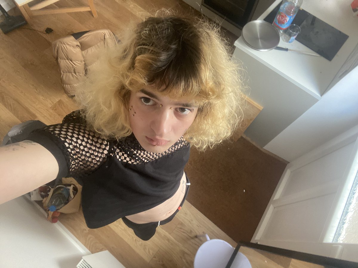 LIQUIDE & NERVEUSE tweet media