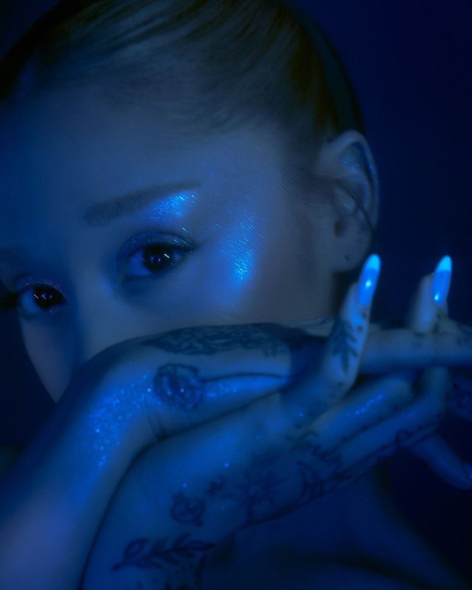 ‎ ‎ e tweet media