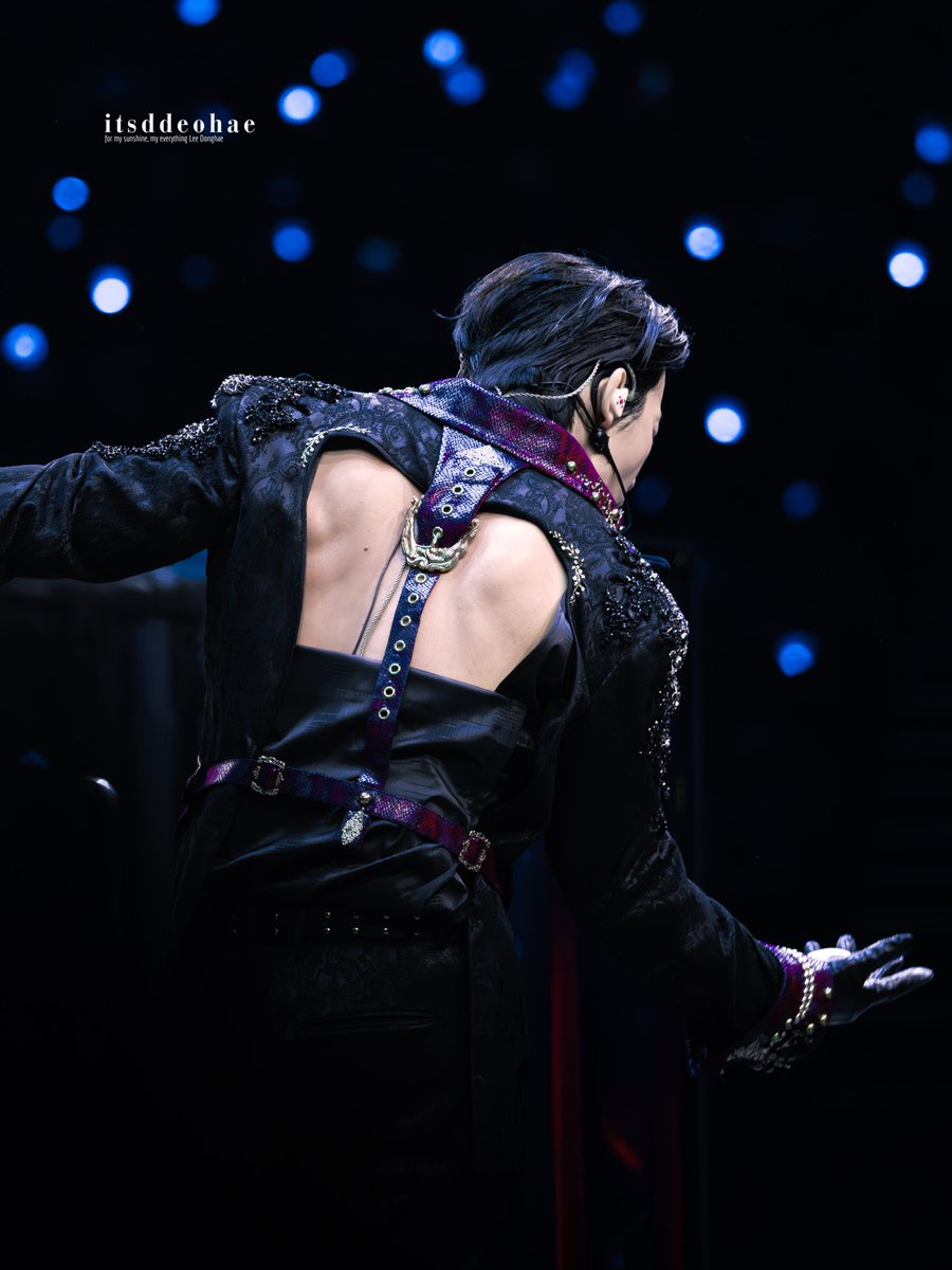 itsddeohae's tweet photo. Sculpted to Perfection✨✨

but..
Director Hyuk, May we please turn on some light next time? 🥹

📍
2026.04.05
SUPER SHOW 10 SJ-CORE in SEOUL Day3

#Leedonghae #Donghae #이동해 #동해 #ドンヘ
#슈퍼주니어 #SUPERJUNIOR https://t.co/ptLBdNqGTT