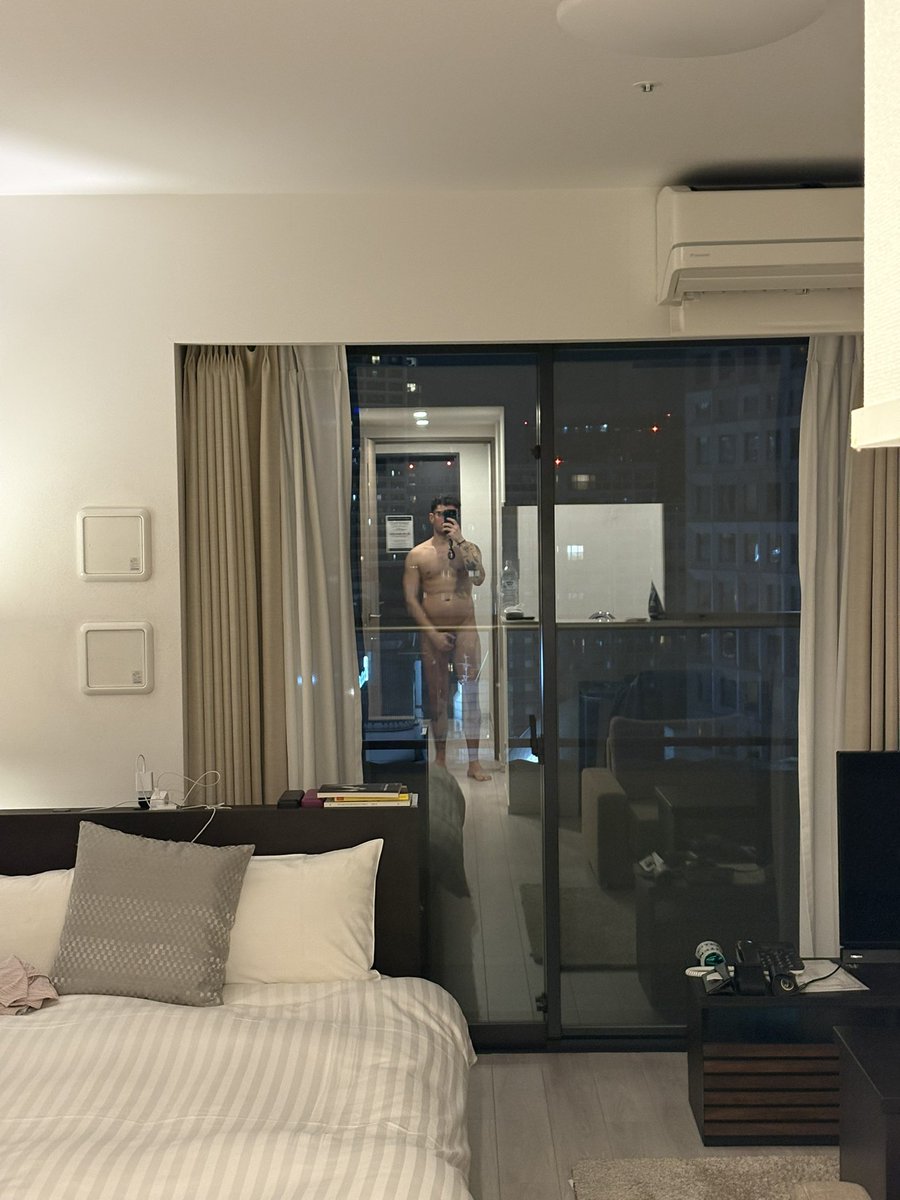 giallomeno's tweet photo. A big hello to the neighbors! https://t.co/kvb7Ged8dh